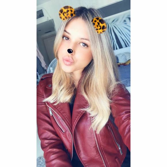 Meet your Posher, Sky - Picture 1 of 1